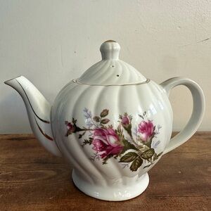 Vintage 1950's Japan moss rose teapot